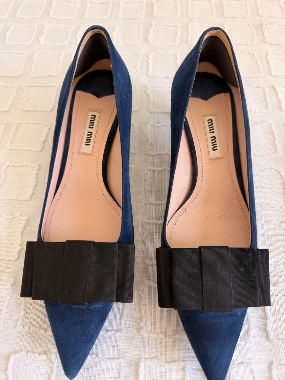 Miu Miu Women’s Suede Leather Blue Kitten Heels, Bow Accent Pointed Toe Size 37